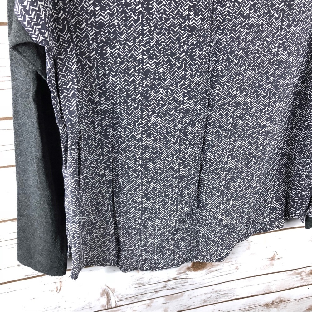 Lou & Grey gray white abstract long sleeve top - Picture 8 of 8